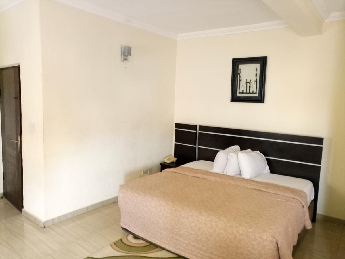 Hotel Benizia Asaba Exterior photo